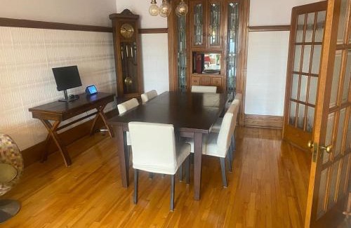Plateau Mont Royal Apartment | Beautiful Sunny big apartment