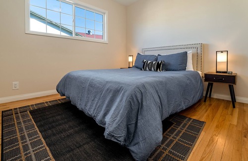 Van Nuys House | Beautiful Sunny Southern California Oasis