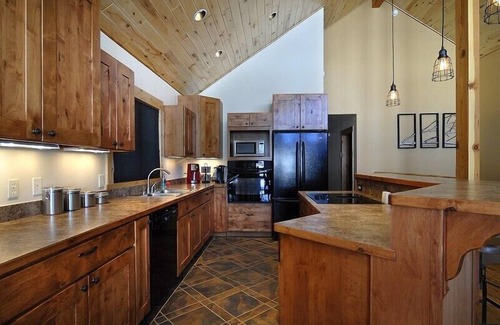 Crested Butte House | Beautiful Sweeping Views! (STR301174)