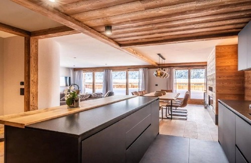 Les Allues Apartment | Beautiful three bedroom apartment in Meribel