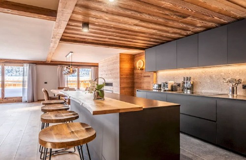 Les Allues Apartment | Beautiful three bedroom apartment in Meribel
