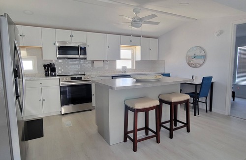 Iona House | Beautiful Three Bedroom, 2 bath located home located minutes from the beach.