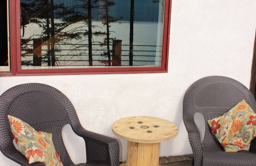 Finley Point House | Beautiful timber frame Finley Point home, lake frontage. High speed internet.
