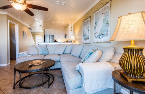Santa Rosa Beach House | Beautiful Townhome Directly on the Beach in Santa Rosa Beach, FL - Sea Haunts