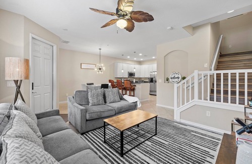 Biggar House | Beautiful Townhouse in Paseo