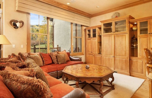 Snowmass Village Villa | Beautiful townhouse with ski-in/out privileges at Two Creeks