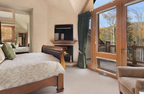 Snowmass Village Villa | Beautiful townhouse with ski-in/out privileges at Two Creeks