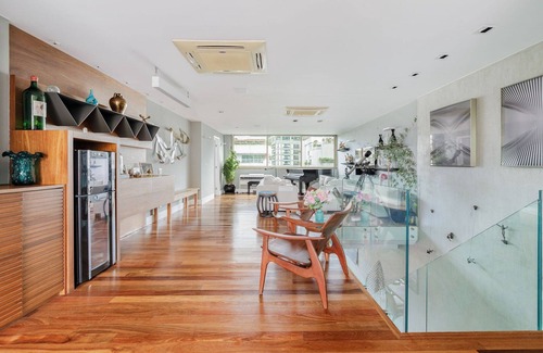 Leblon Apartment | Beautiful triplex in Leblon with pool - Leb003