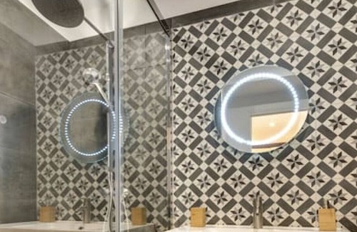 Quartier de la Porte-Saint-Denis Apartment | Beautiful Triplex in the Center of Paris