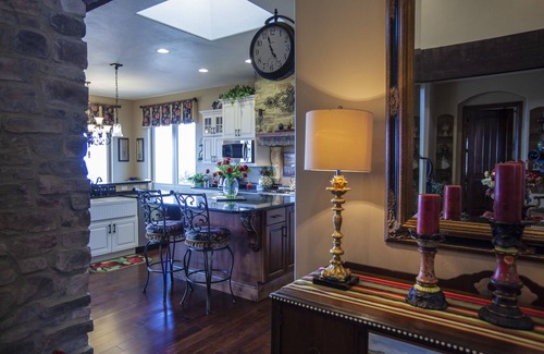 Mountain Shadows House | Beautiful Tuscan Home Overlooking Colorado Springs