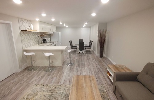 Southwest Calgary House | Beautiful two bedroom + den lower level suit