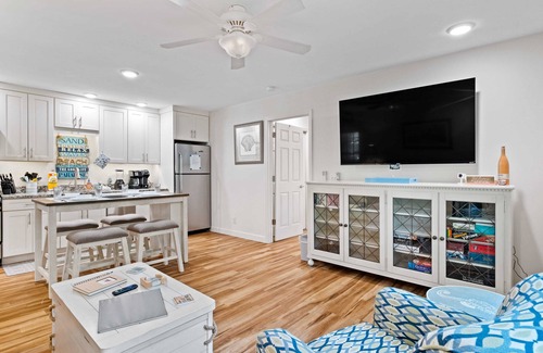 Hilton Head Island Condo | Beautiful updated 1 Bedroom Condo secluded Complex with Pool walk to the Beach!