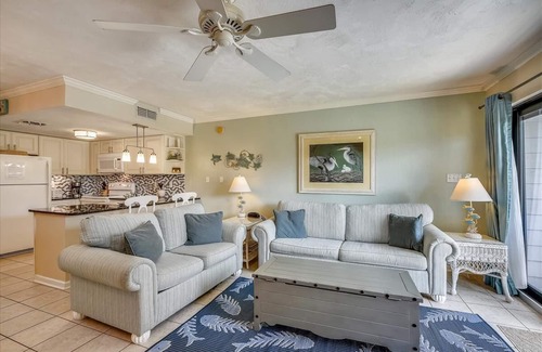 East End House | BEAUTIFUL UPDATED TOWNHOME away from home!