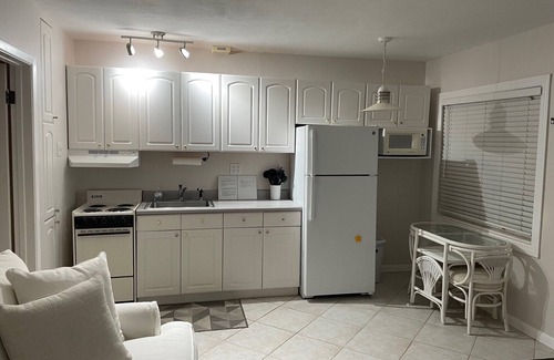 North Redington Beach House | Beautiful Condo a few steps from the beach