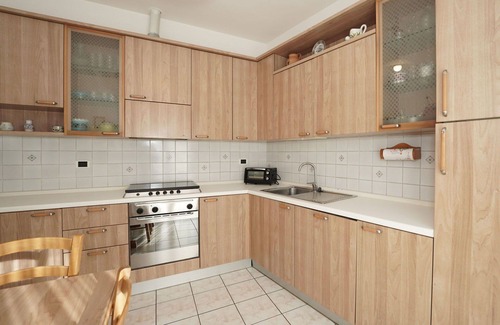 Porto Valtravaglia House | Beautiful villa for 4 people with WIFI, TV and balcony