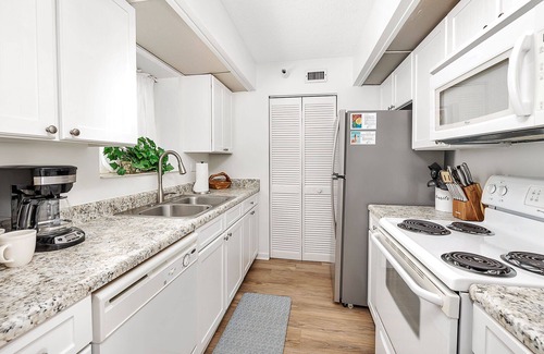 Saint Simons Island Condo | Beautiful View! 3BR 4th Floor St. Simons Beach Club, Steps to the Beach!