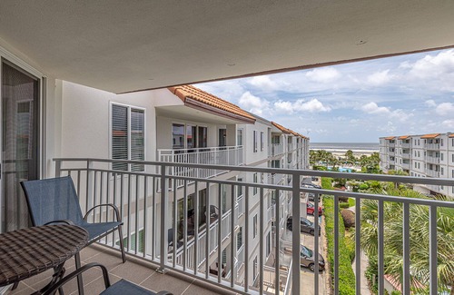Saint Simons Island Condo | Beautiful View! 3BR 4th Floor St. Simons Beach Club, Steps to the Beach!
