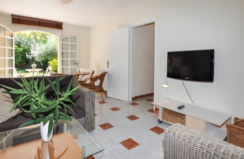 Saint-Andre Apartment | Beautiful vacation home with private pool and pretty walled garden in St.