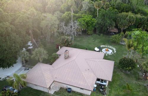 Okeechobee House | Beautiful Vacation Home Across From Lake Okeechobee