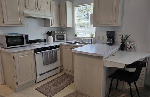 Venice Resort | Beautiful Venice Resort Home close to Beaches & Warm Mineral Springs, Cozy