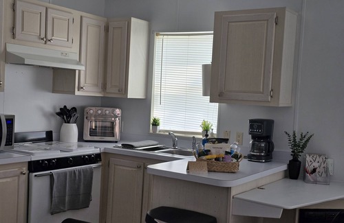 Venice Resort | Beautiful Venice Resort Home close to Beaches & Warm Mineral Springs, Cozy