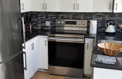 North Beach Apartment | Beautiful view 2-bedroom apartment in NorthBeach/Telegraph hill