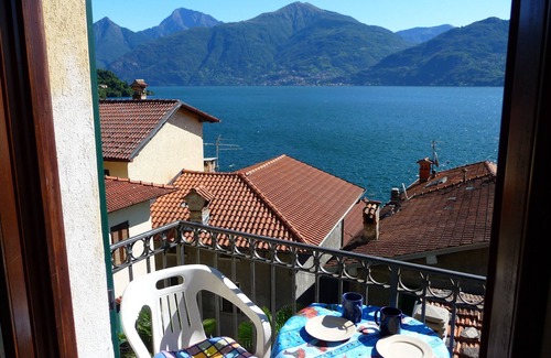 Menaggio Apartment | Beautiful view of the lake and mountains, free WiFi, calm.