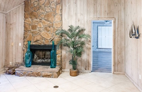 Cedar Lane House | Beautiful views and lots of fun activities!