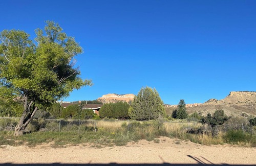 Tropic House | Beautiful views of Bryce Canyon National Park ! Trails are close by