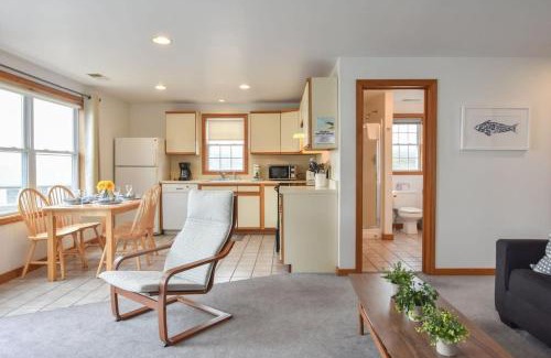 North Truro House | Beautiful Views of Cape Cod Bay