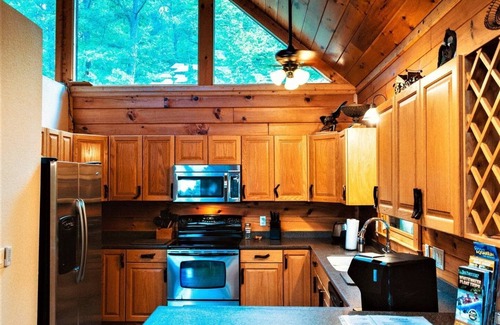 Bryson City Cabin | Beautiful Views of The Great Smoky Mountains From Anywhere Indoors or Out!