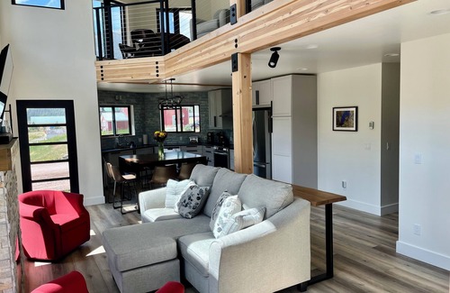 Silverton House | Beautiful Views on the Animas river in Silverton