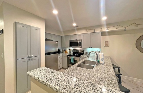 Pensacola Beach House | Beautiful views of Santa Rosa Sound, nicely-decorated 2-br/2.5-bath townhome