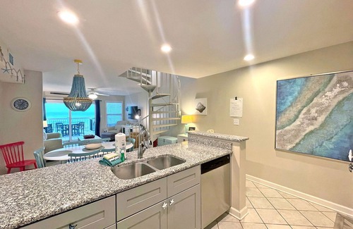 Pensacola Beach House | Beautiful views of Santa Rosa Sound, nicely-decorated 2-br/2.5-bath townhome
