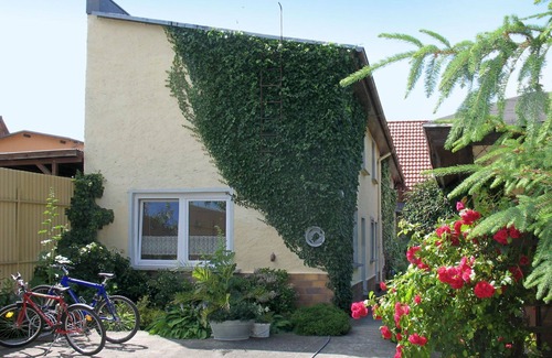 Garz/Rugen House | Beautiful villa for 4 guests with WIFI, TV, terrace and parking
