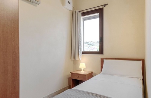 Marina di Ragusa House | Beautiful villa for 4 guests with A/C, private pool, WIFI, TV, veranda and parking