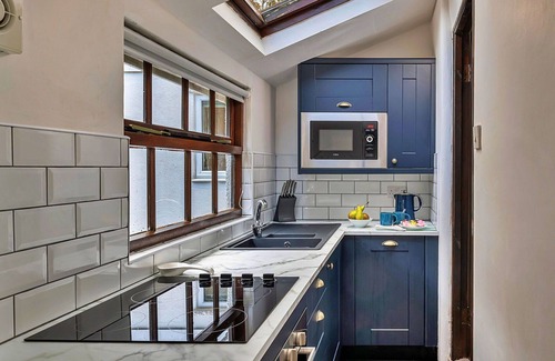 Dolwyddelan House | Beautiful villa for 5 guests with hot tub, WIFI and TV