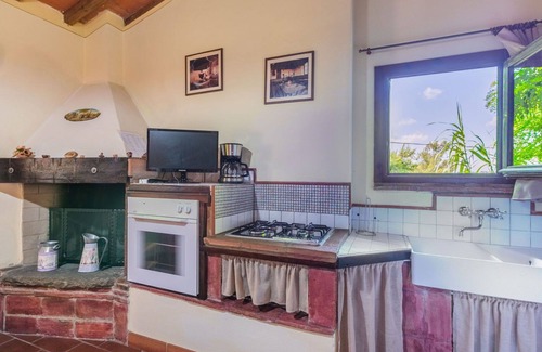San Miniato Villa | Beautiful villa for 12 people with private pool, TV, patio and pets allowed