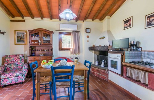 San Miniato Villa | Beautiful villa for 12 people with private pool, TV, patio and pets allowed
