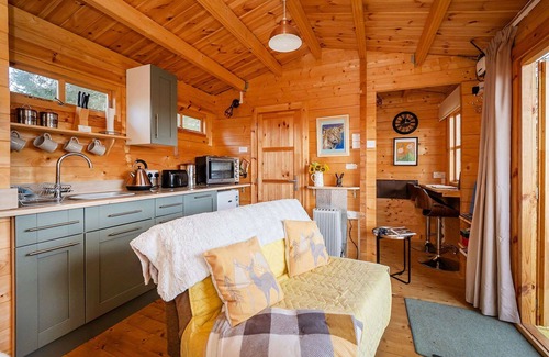 Surlingham House | Beautiful villa for 2 people with WIFI and pets allowed