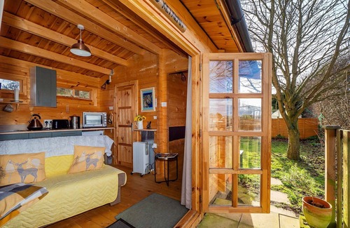 Surlingham House | Beautiful villa for 2 people with WIFI and pets allowed