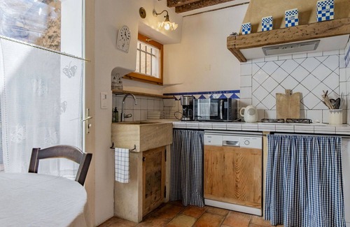 Villars House | Beautiful villa for 4 people with WIFI and patio