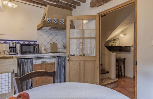 Villars House | Beautiful villa for 4 people with WIFI and patio