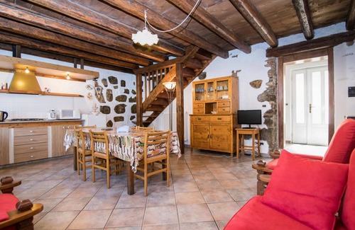 San Giovanni al Natisone House | Beautiful villa for 4 guests with A/C, WIFI, TV and patio