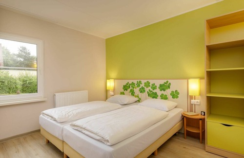 Medebach House | Beautiful villa for 6 guests with hot tub, pool, WIFI, TV, terrace and parking