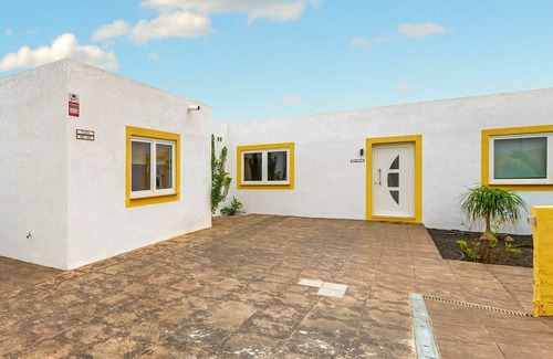 Parque Holandes House | Beautiful villa for 6 guests with private pool, WIFI, TV and terrace