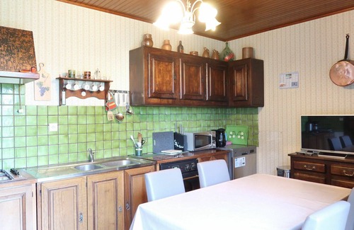 Vains House | Beautiful villa for 6 guests with TV and patio