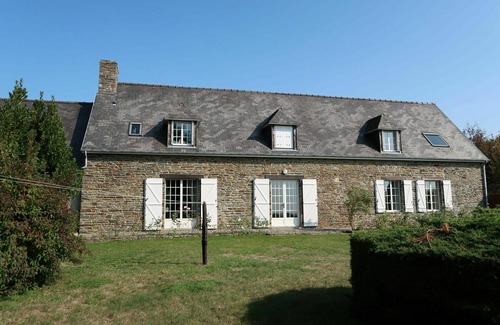 Vains House | Beautiful villa for 6 guests with TV and patio
