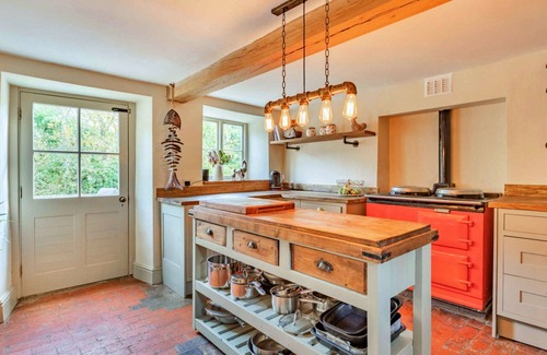 Thrapston House | Beautiful villa for 8 guests with WIFI, TV, terrace and pets allowed