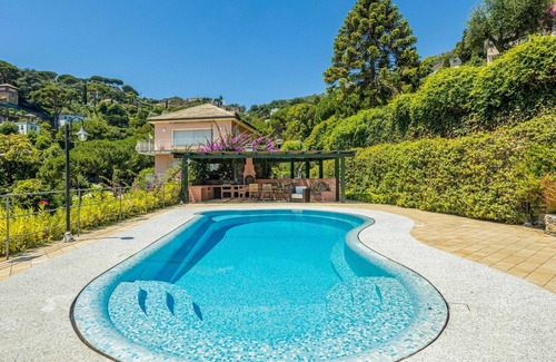 Rapallo Villa | Beautiful villa for 8 people with private pool, WIFI, A/C, TV and patio
